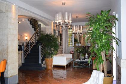 Shelley Hotel - image 2