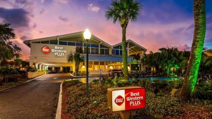 Best Western Plus Yacht Harbor Inn - image 1