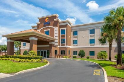 Comfort Inn & Suites Wildwood – The Villages - image 1