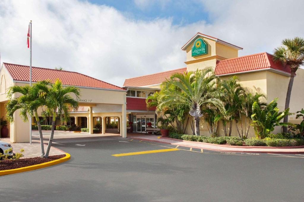 La Quinta Inn by Wyndham Cocoa Beach-Port Canaveral - main image