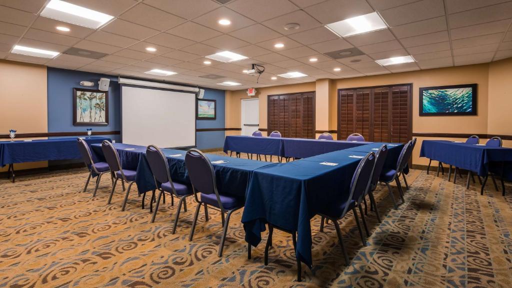 Best Western Cocoa Beach Hotel & Suites - image 4