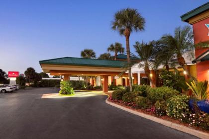 Ramada by Wyndham Naples - image 5