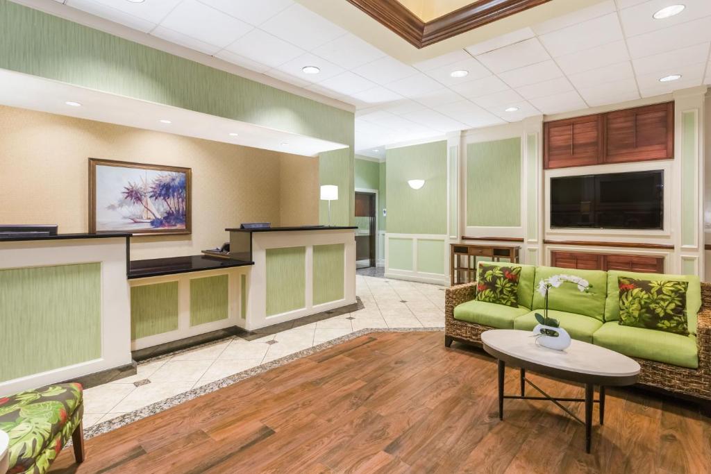 Wyndham Garden Fort Walton Beach Destin - image 2