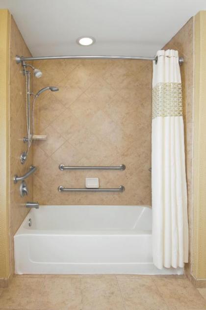 Hampton Inn and Suites Sarasota/Lakewood Ranch - image 2