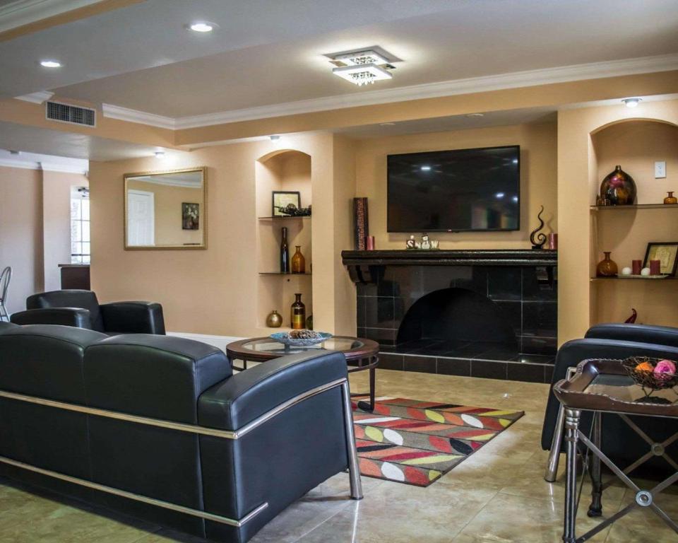Rodeway Inn Tampa Ybor City - image 3