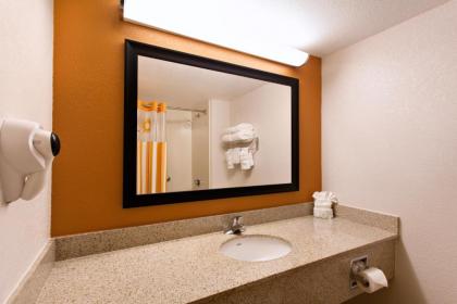 La Quinta Inn by Wyndham Orlando International Drive North - image 2