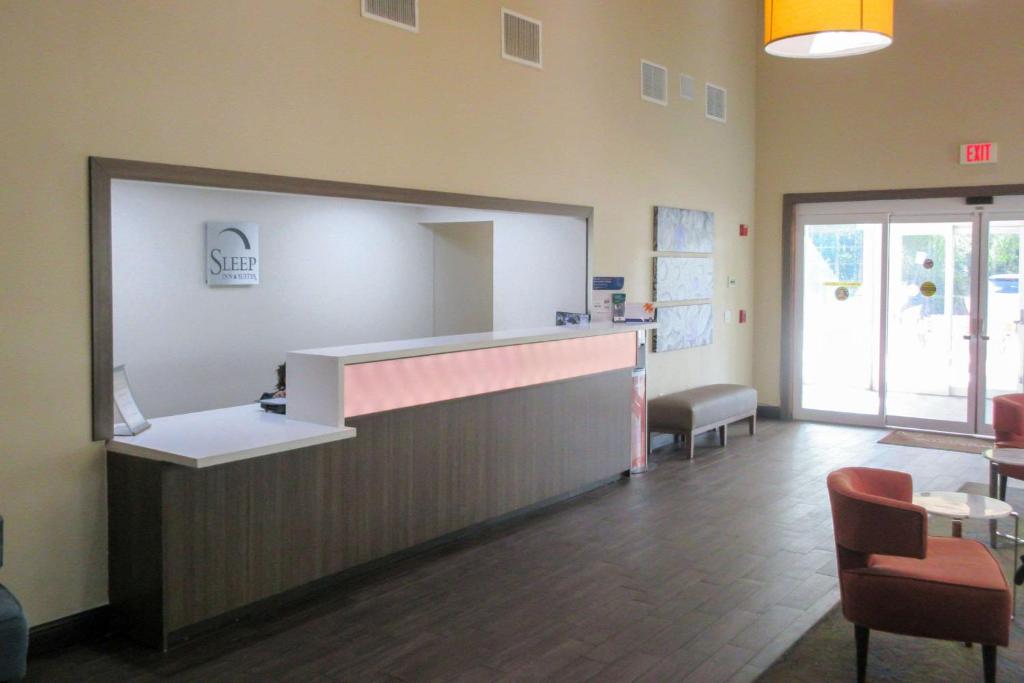 Sleep Inn & Suites Dania Beach - image 3
