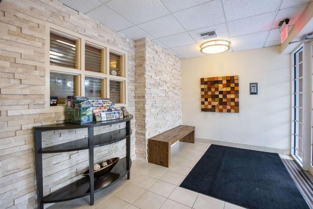 Sonesta Simply Suites Miami Airport - image 2