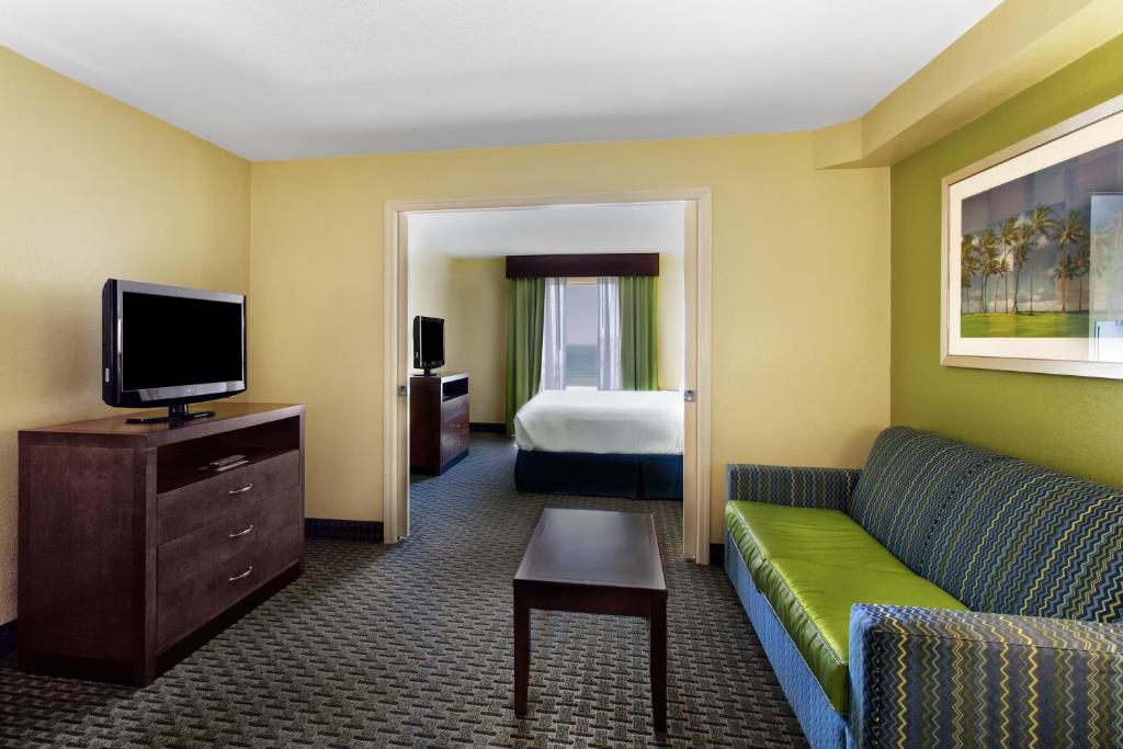Holiday Inn Hotel & Suites Daytona Beach On The Ocean an IHG Hotel - image 3