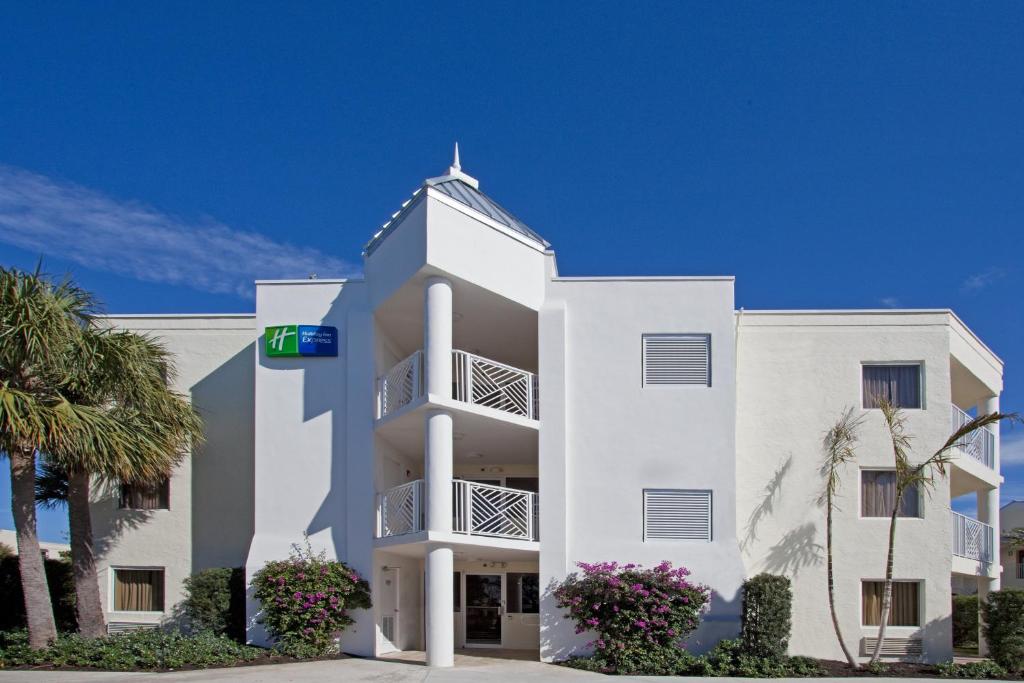 Holiday Inn Express North Palm Beach-Oceanview an IHG Hotel - main image