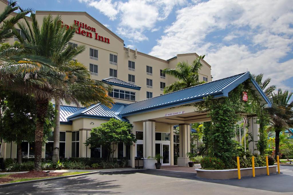 Hilton Garden Inn Miami Airport West - main image
