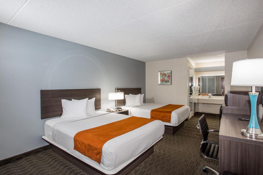 Days Inn & Suites by Wyndham Orlando Airport - image 2