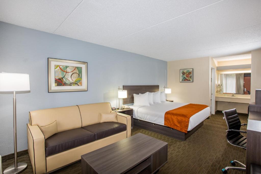 Days Inn & Suites by Wyndham Orlando Airport - image 3