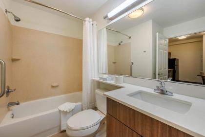 Candlewood Suites Fort Myers/Sanibel Gateway - image 5