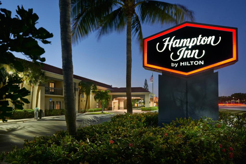 Hampton Inn Juno Beach - main image