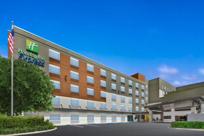 Holiday Inn Express Cruise Airport an IHG Hotel