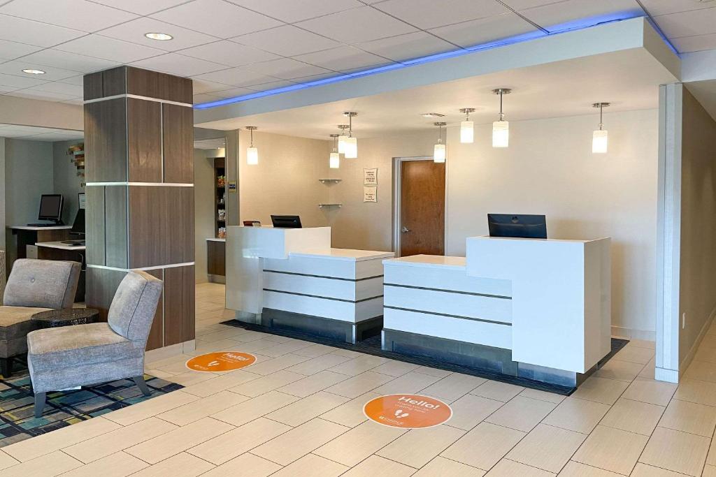 Comfort Inn & Suites Melbourne-Viera - image 3