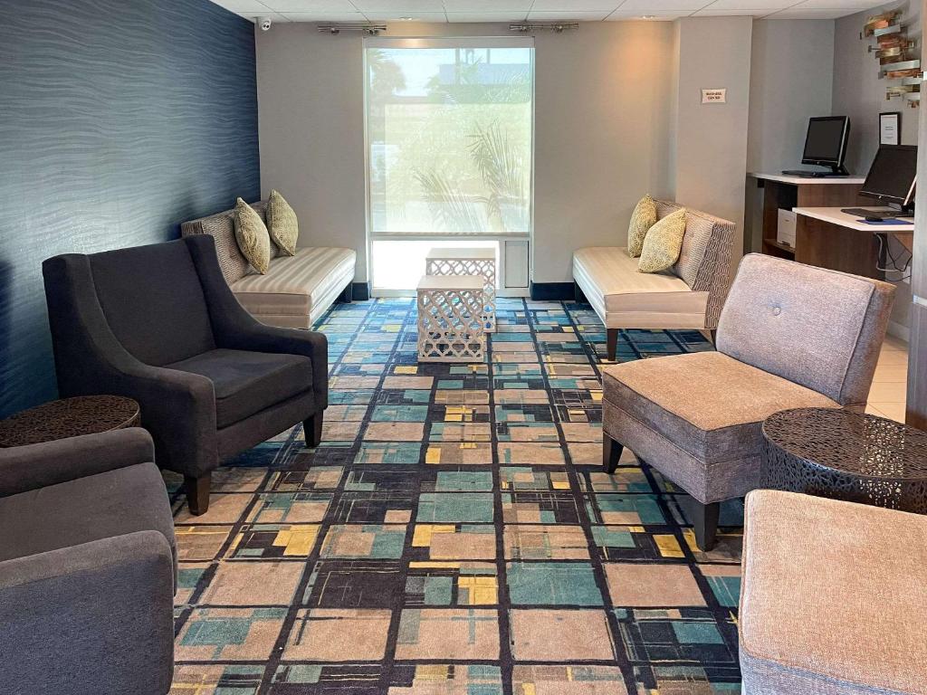 Comfort Inn & Suites Melbourne-Viera - image 4