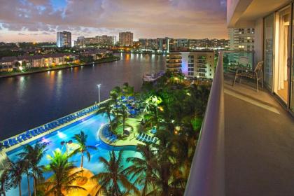 DoubleTree Resort Hollywood Beach - image 2