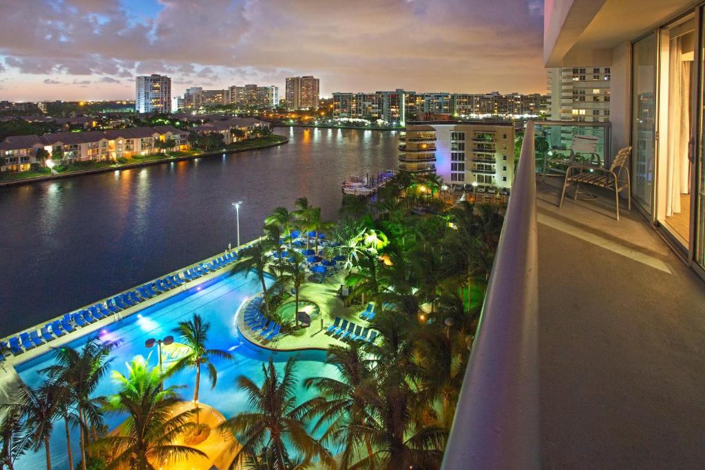 DoubleTree Resort Hollywood Beach - image 2