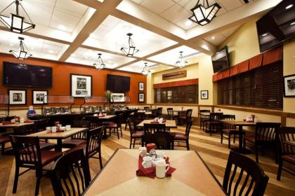 Crowne Plaza Hotel Fort Myers at Bell Tower Shops an IHG Hotel - image 3