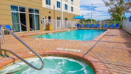 Holiday Inn Express Hotel & Suites Palm Bay an IHG Hotel - image 2