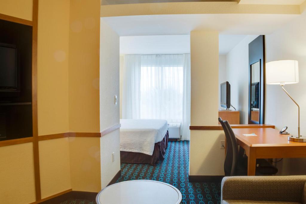 Fairfield by Marriott Inn & Suites Melbourne West/Palm Bay - image 5