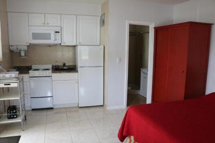 Breakaway Inn Guest House - image 3