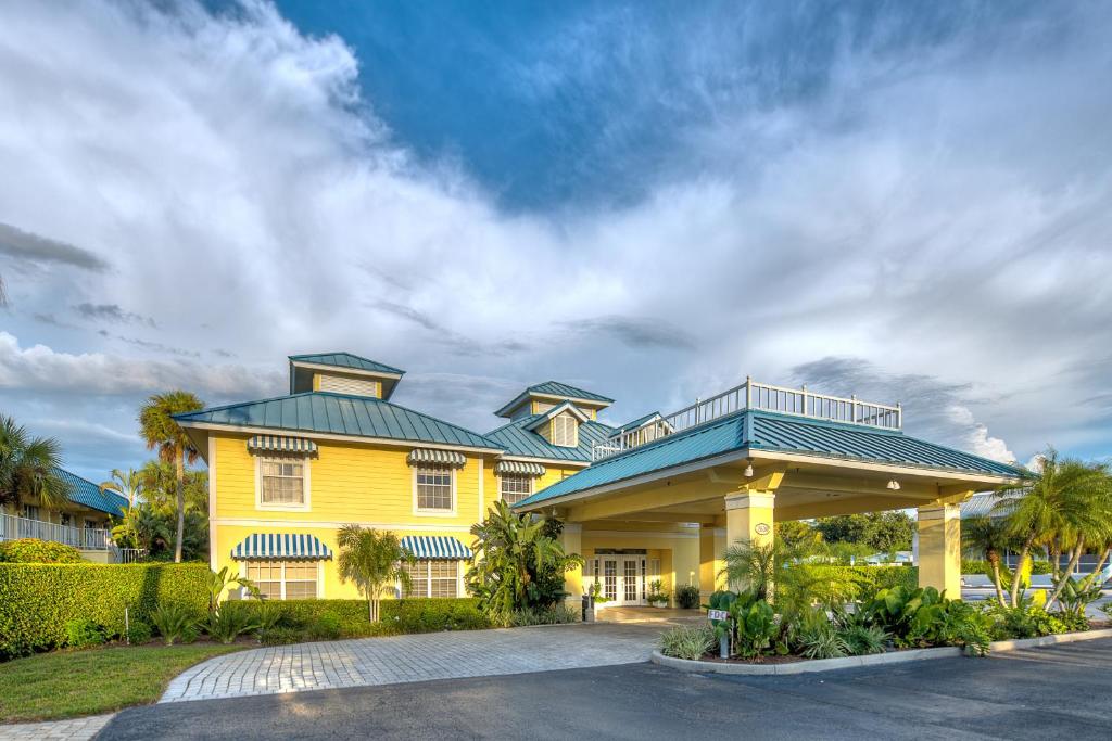Naples Garden Inn - main image