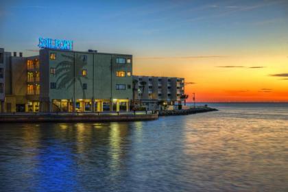 Sailport Waterfront Suites Tampa
