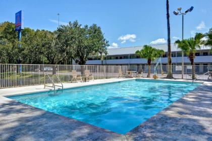 Studio 6-Jacksonville FL - Baymeadows