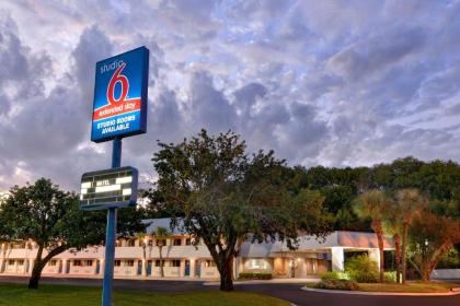 Studio 6-Jacksonville FL - Baymeadows - image 4