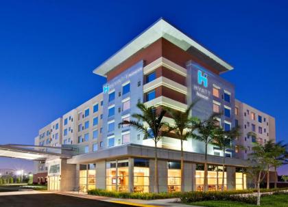 Hyatt House Fort Lauderdale AirportCruise Port