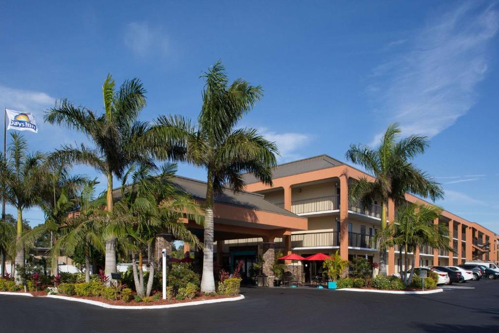 Days Inn by Wyndham Sarasota Bay - main image