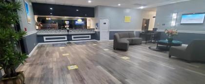Days Inn by Wyndham Stuart - image 4