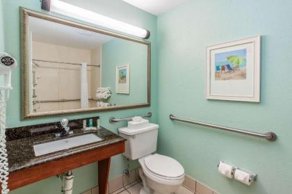 Beachside Hotel and Suites - image 5