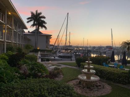 Cove Inn on Naples Bay - image 2