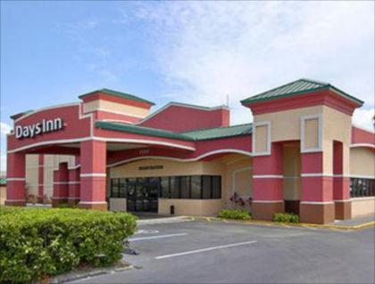 Days Inn by Wyndham Orlando Near Millenia Mall