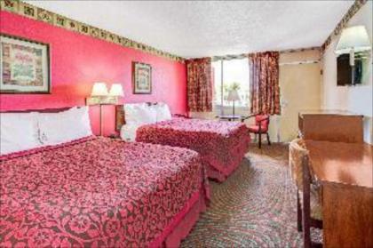 Days Inn by Wyndham Orlando Near Millenia Mall - image 2