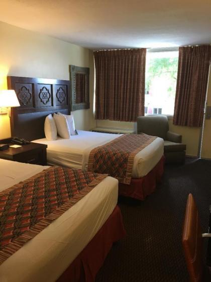 Days Inn by Wyndham Orlando Near Millenia Mall - image 3