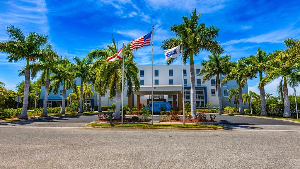 Hampton Inn & Suites Sarasota / Bradenton - Airport - main image