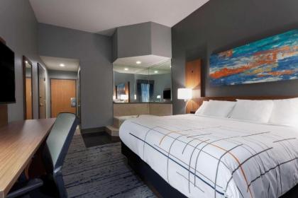La Quinta by Wyndham St. Petersburg Northeast *Newly Renovated - image 4