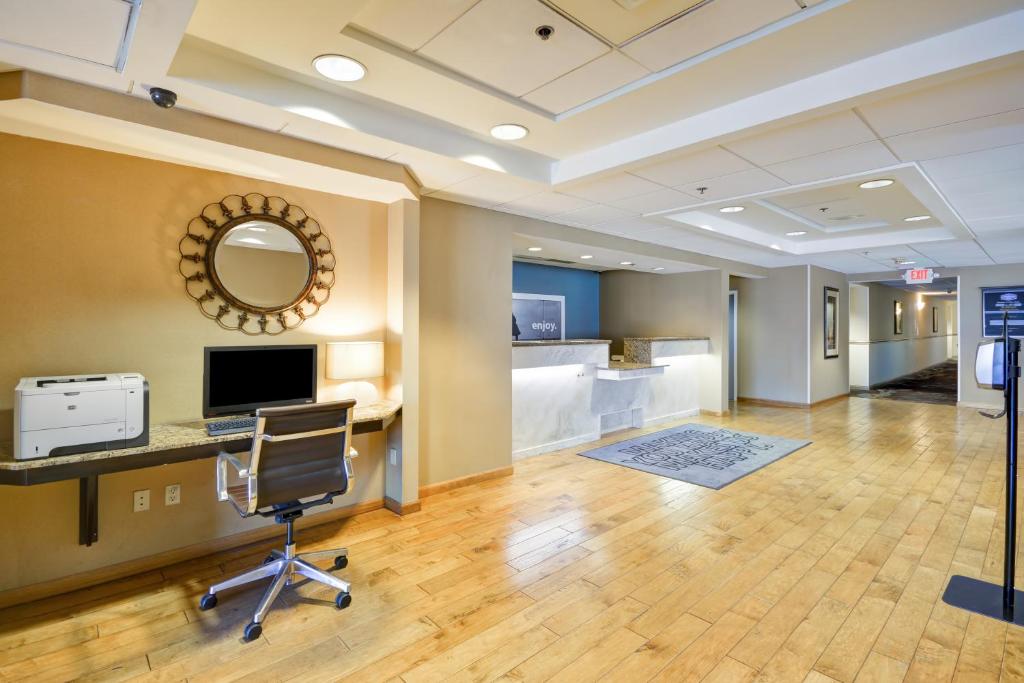 Hampton Inn Sarasota I-75 Bee Ridge - image 3
