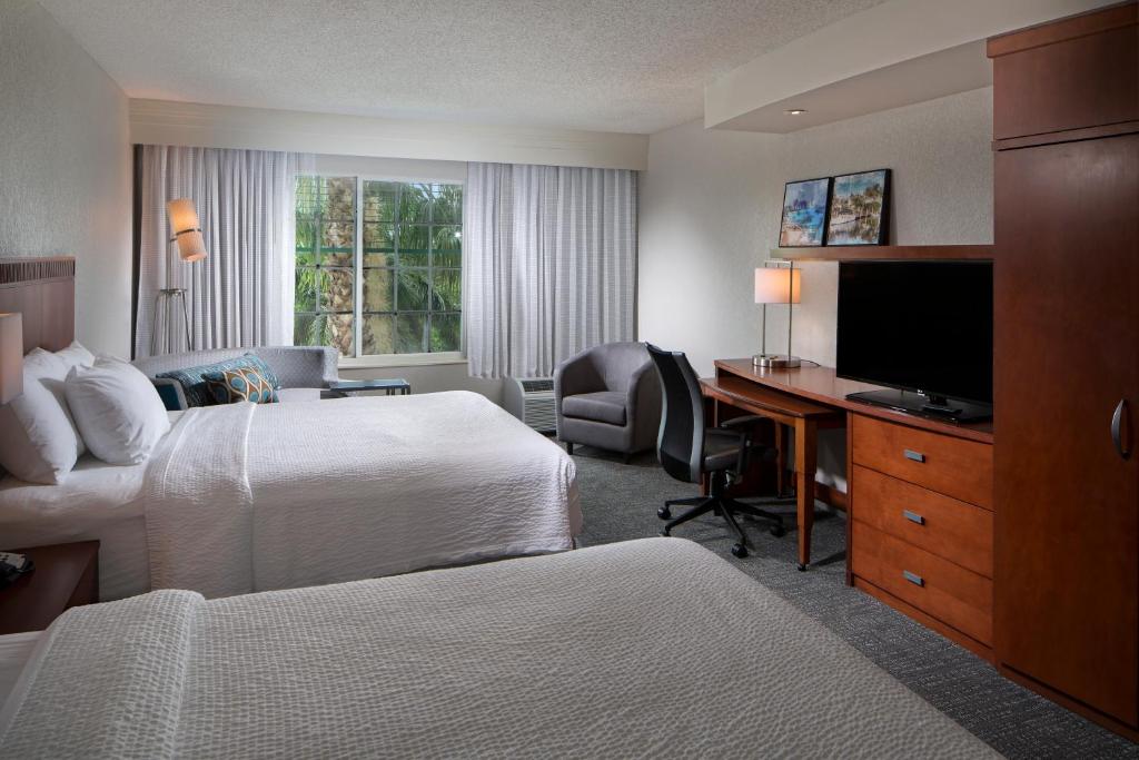 Courtyard by Marriott Fort Lauderdale Airport & Cruise Port - image 4