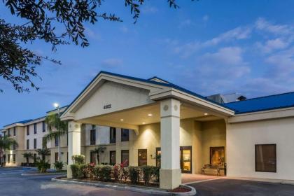 Days Inn  Suites by Wyndham Lakeland Lakeland