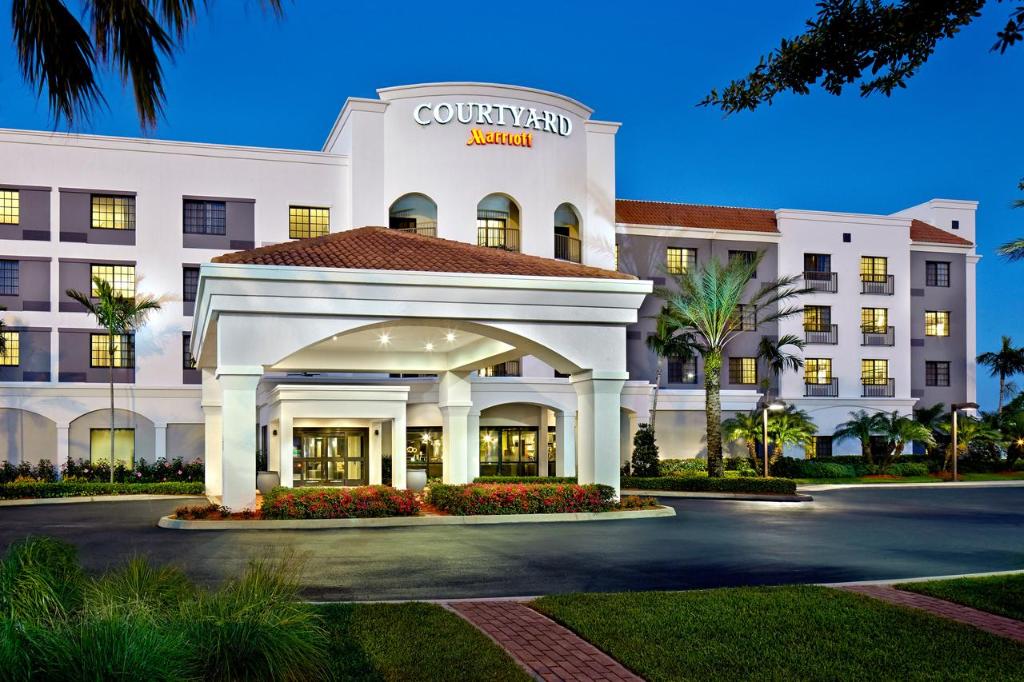Courtyard by Marriott Stuart - main image
