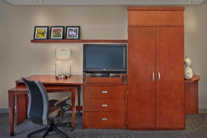 Courtyard by Marriott Stuart - image 3