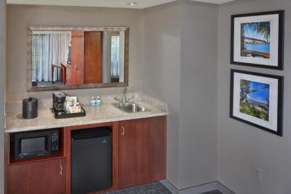 Courtyard by Marriott Stuart - image 4