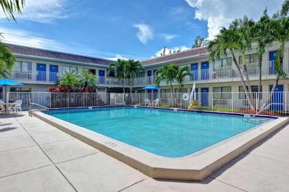 Motel 6 Hollywood Fl