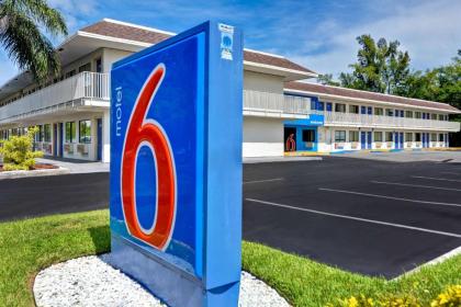 Motel 6 Dania Beach - image 2